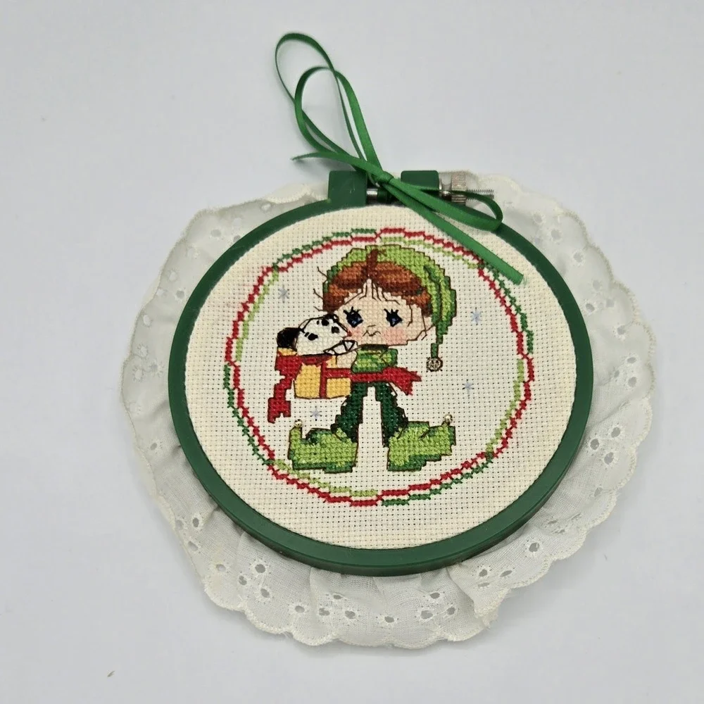 VTG CUTE CHRISTMAS‎ ELF Finished Cross Stitch Ornament Gift Keepsake Brown Hair